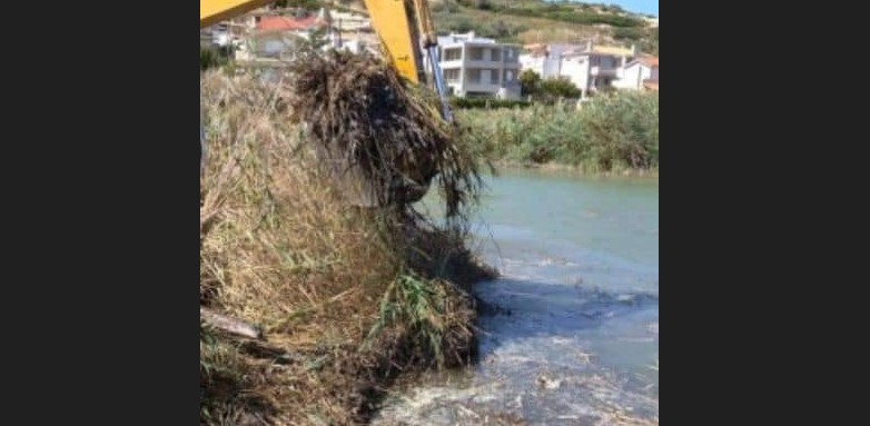 Εύβοια: Απομακρύνθηκαν τα φερτά υλικά από τις εκβολές του ποταμού Μανικιάτη