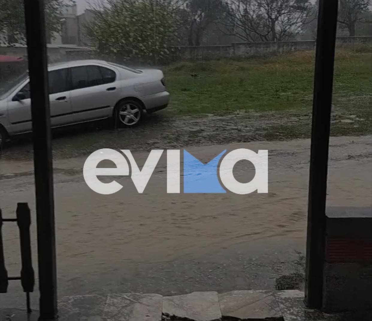 Κακοκαιρία Άριελ: Έφερε τα πρώτα προβλήματα στην Εύβοια – Πλημμύρισαν δρόμοι