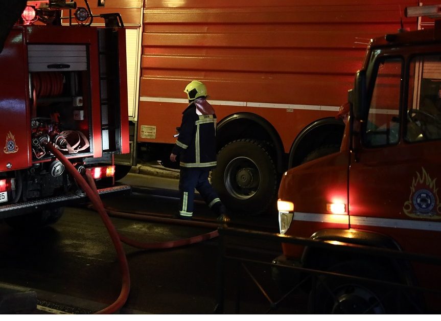 Εύβοια: Φορτηγό πήρε φωτιά τα ξημερώματα στην Χαλκίδα