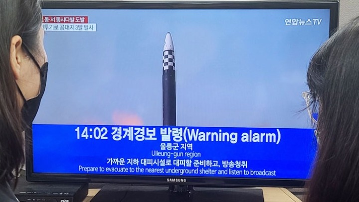 Η Βόρεια Κορέα εκτόξευσε πάνω από 10 πυραύλους- Πώς αντέδρασε η Νότια Κορέα