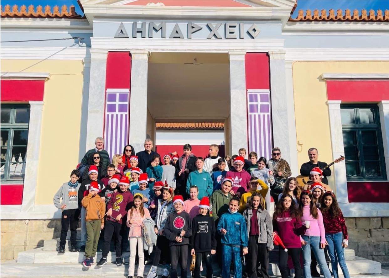 Εύβοια: Πλημμύρισε με παιδικές φωνές το δημαρχείο Καρύστου