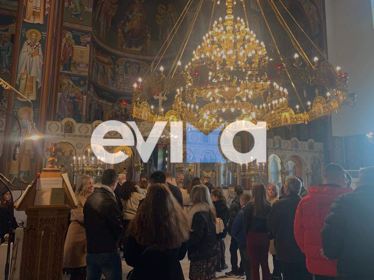 Εύβοια: Γέμισαν πιστούς οι εκκλησίες ανήμερα τα Χριστούγεννα (pics)