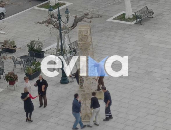 Χριστούγεννα στην Εύβοια: Τοποθετείται στην πλατεία της Καρύστου το εμβληματικό αστέρι