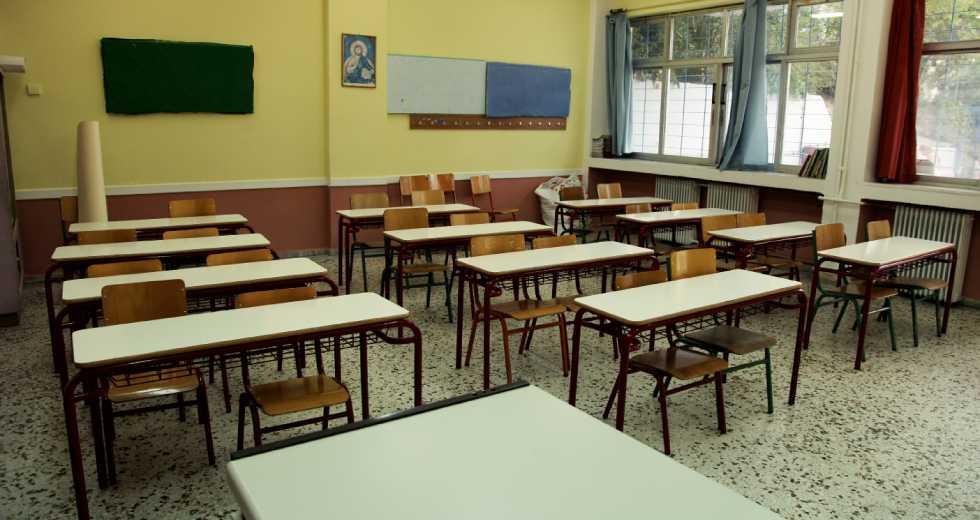 Καταγγελία-σοκ: Καθηγητής παρενοχλούσε μαθήτριες – Κατάληψη στο σχολείο