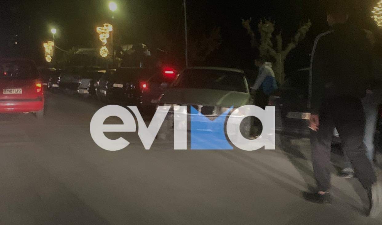 Εύβοια: Τροχαίο τώρα στην Χαλκίδα – ΙΧ έπεσε πάνω σε σταθμευμένα αυτοκίνητα (pics)