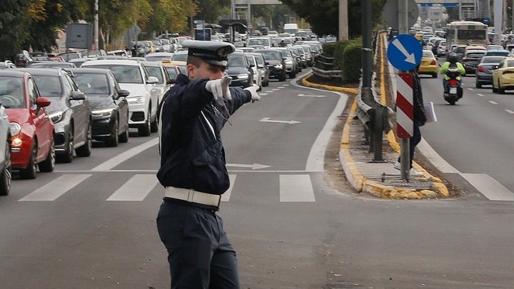 Έξοδος Χριστουγέννων: Τα έκτακτα μέτρα της Τροχαίας- Πότε και για πόσο τίθενται σε ισχύ