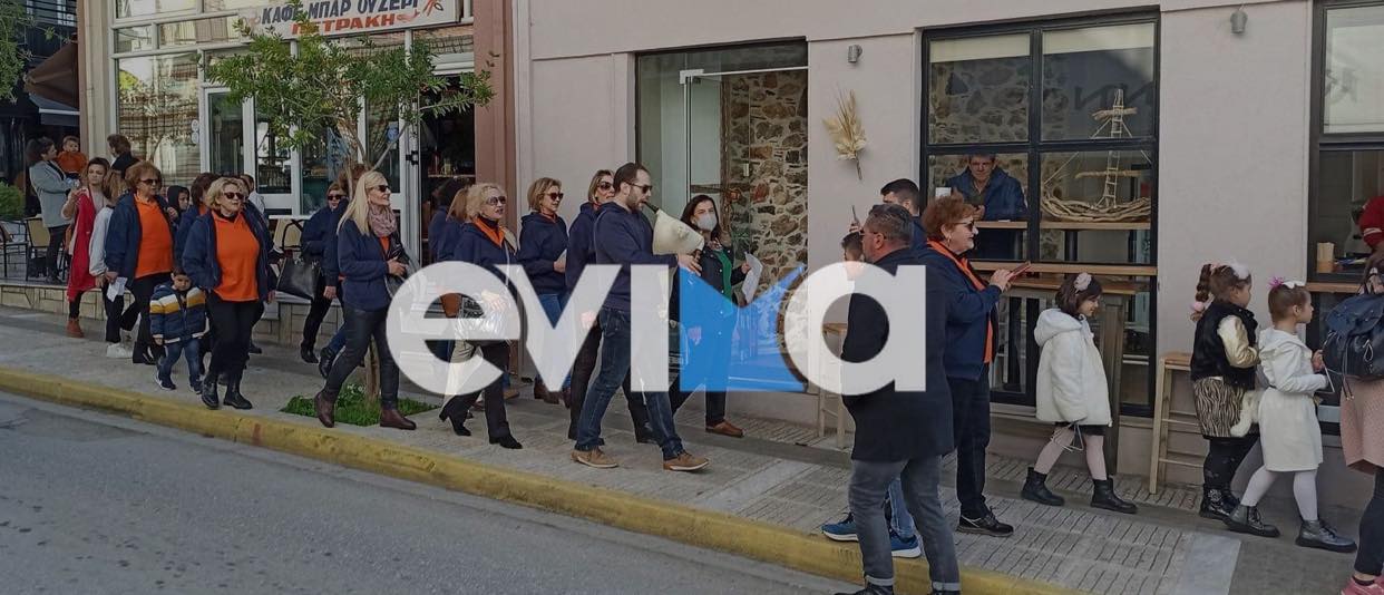 Τα κάλαντα της Πρωτοχρονιάς από κάθε γωνιά της Εύβοιας – Συγκινούν οι μικροί «καλαντιστές» (vid) Τα κάλαντα της Πρωτοχρονιάς από κάθε γωνιά της Εύβοιας – Συγκινούν οι μικροί «καλαντιστές» (vid)