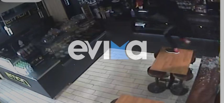 Εύβοια: Ανήλικος ρήμαζε καταστήματα στη Χαλκίδα – Καρέ καρέ οι κινήσεις του