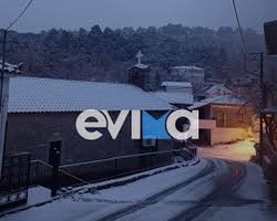 Καιρός – Εύβοια: Χιονίζει τώρα στη Σέτα – Τι λέει η πρόεδρος στο evima.gr (vid)