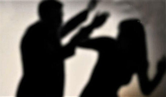 Εύβοια: Άνδρας απείλησε τη γυναίκα του στην Κάρυστο – Τον συνέλαβαν μεθυσμένο