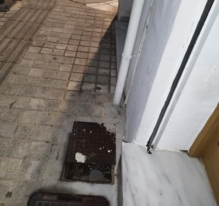 Εύβοια: Μεγάλος ο κίνδυνος από ανοιχτό φρεάτιο σε πεζοδρόμιο