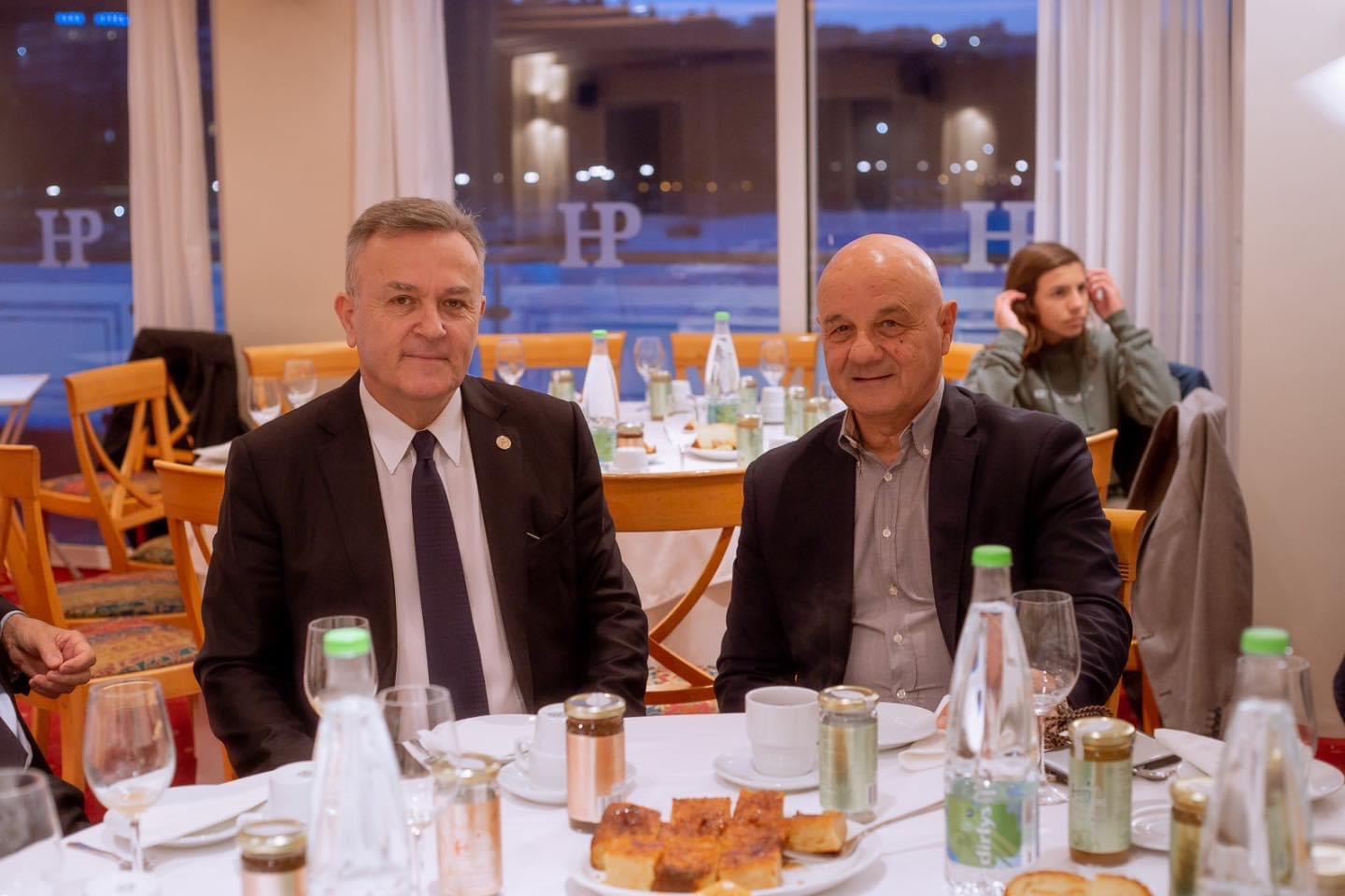 Βασίλης Καθαροσπόρης: Μαζί με τους τενίστες βρέθηκε ο υποψήφιος δήμαρχος Χαλκιδέων