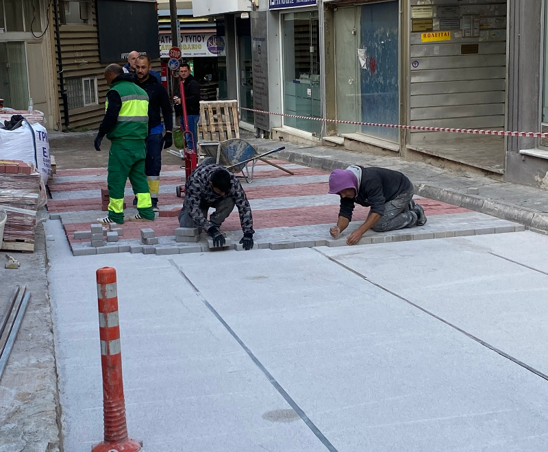 Εύβοια: Προχωράνε οι εργασίες αποκατάστασης στα πεζοδρόμια της Χαλκίδας