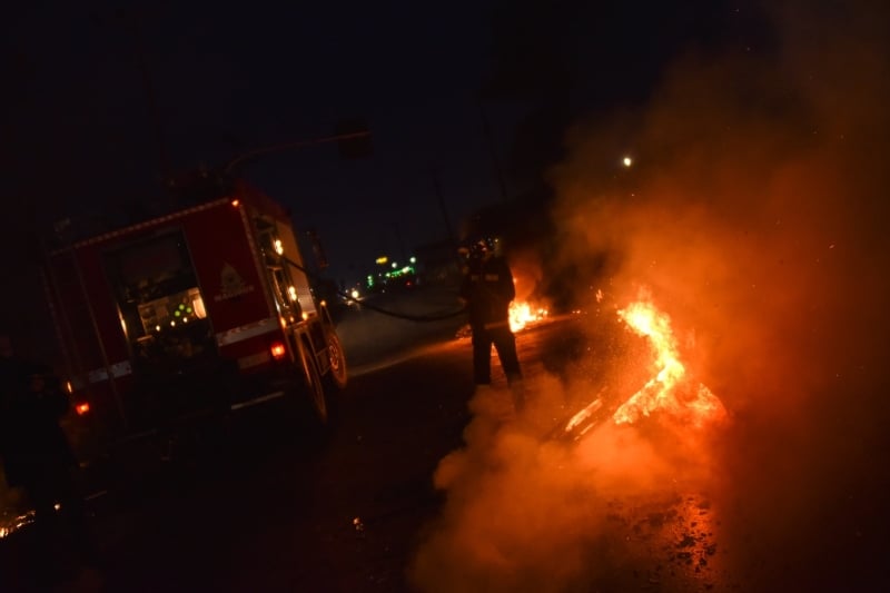 Συναγερμός στην πυροσβεστική για πυρκαγιές σε οικισμούς Ρομά