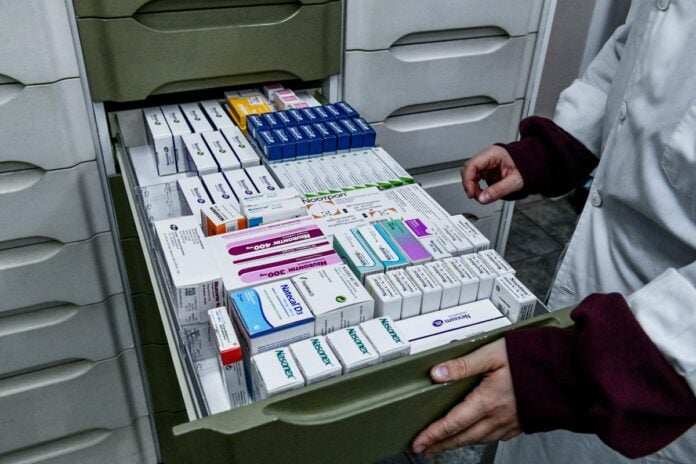 Ελλείψεις στα φάρμακα: Τα 10 νέα μέτρα που ανακοίνωσε ο Θάνος Πλεύρης