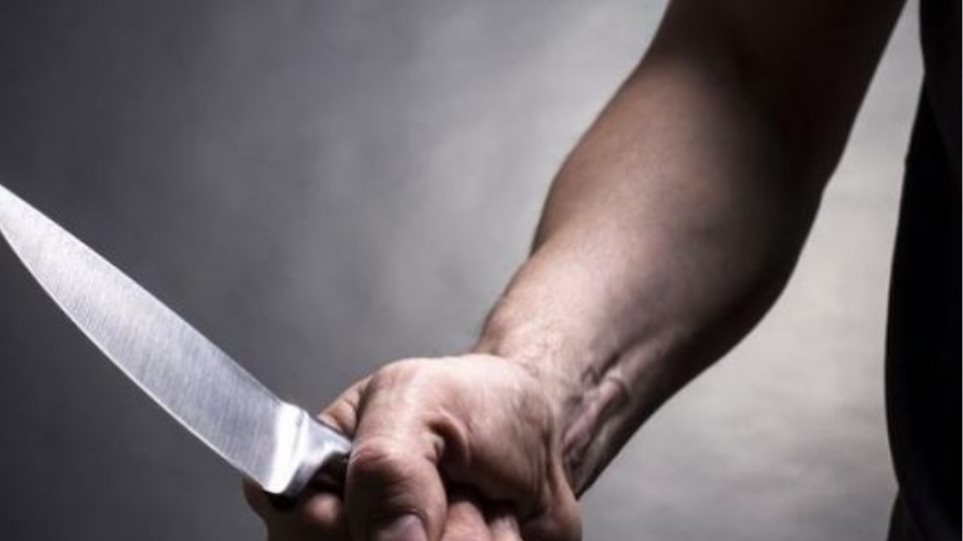 ΣΟΚ: Μαχαίρωσαν 15χρονο σε σουβλατζίδικο