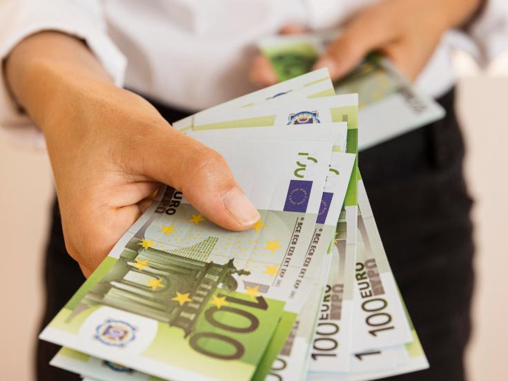 Έρχεται επίδομα 1.000 ευρώ – Ποιοι και πώς θα το λάβουν
