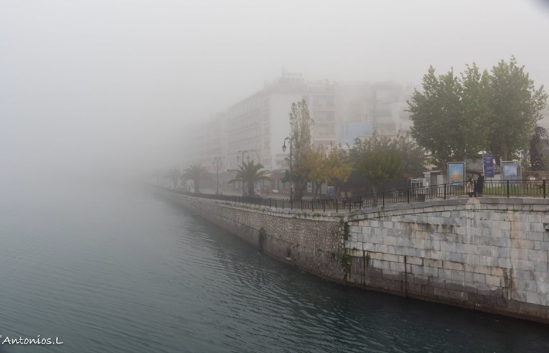 Ομίχλη και υγρασία «σκέπασαν» τη Χαλκίδα