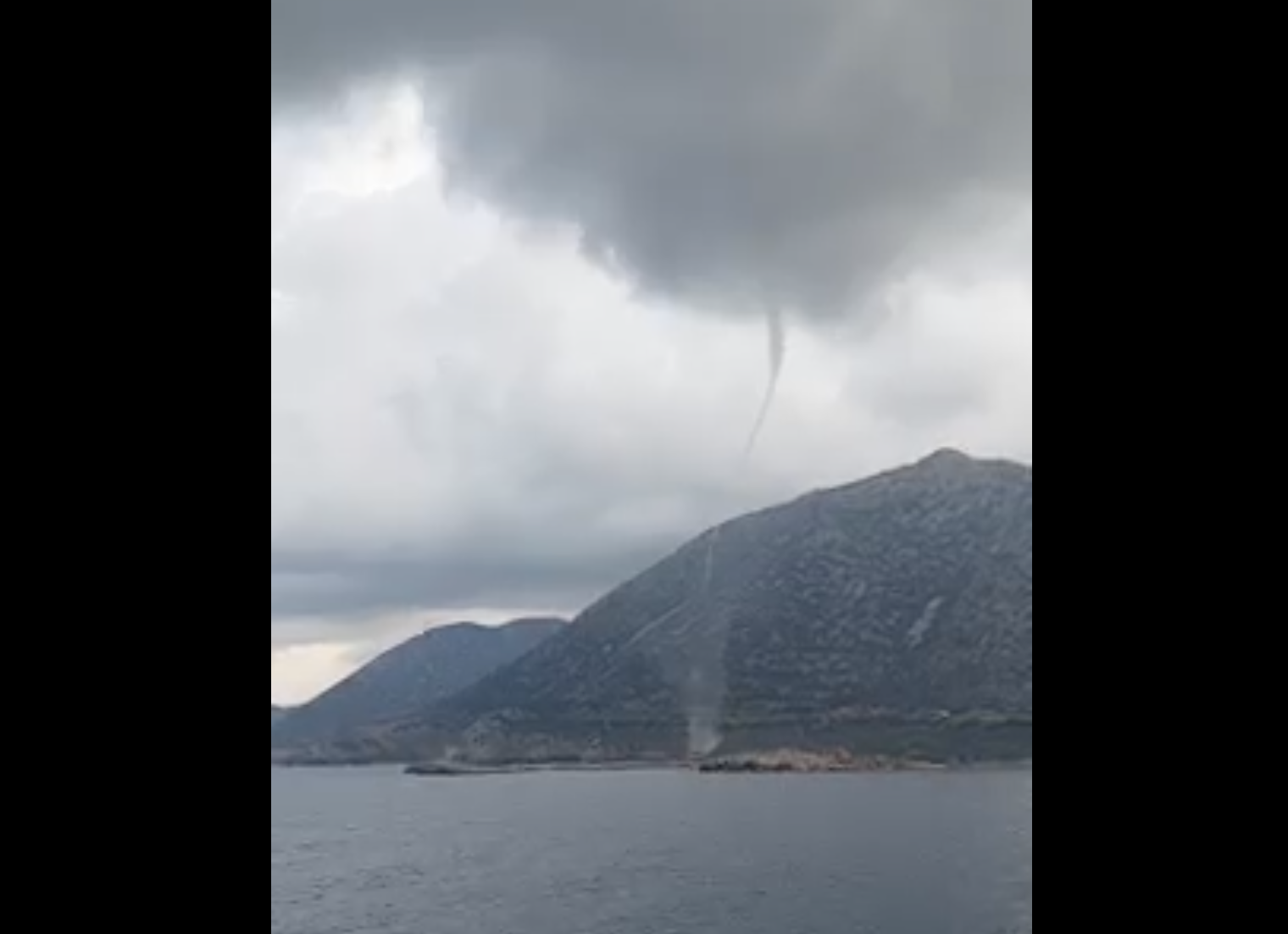 Εντυπωσιακό βίντεο από υδροστρόβιλο στην Κρήτη