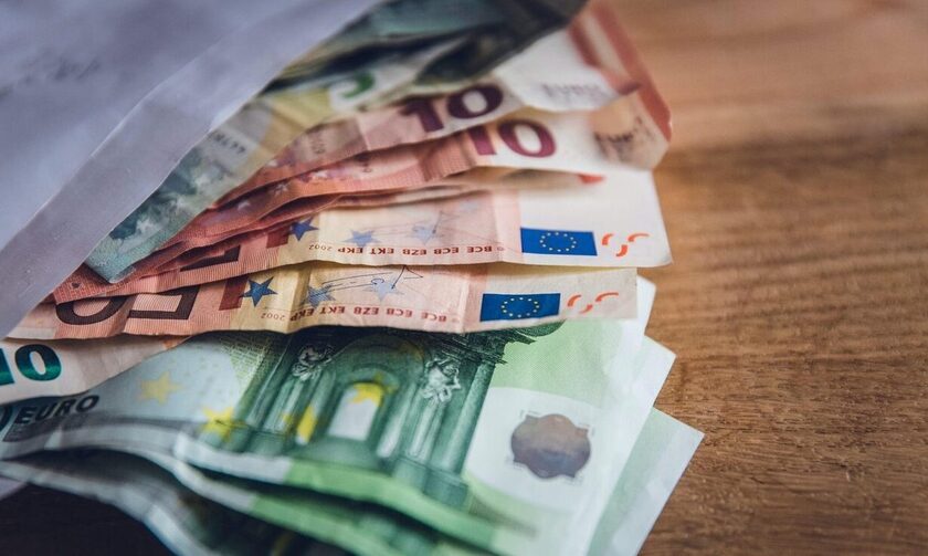«Κλείδωσε» το έκτακτο επίδομα 300 ευρώ για το Πάσχα – Δείτε ποιοι θα το πάρουν