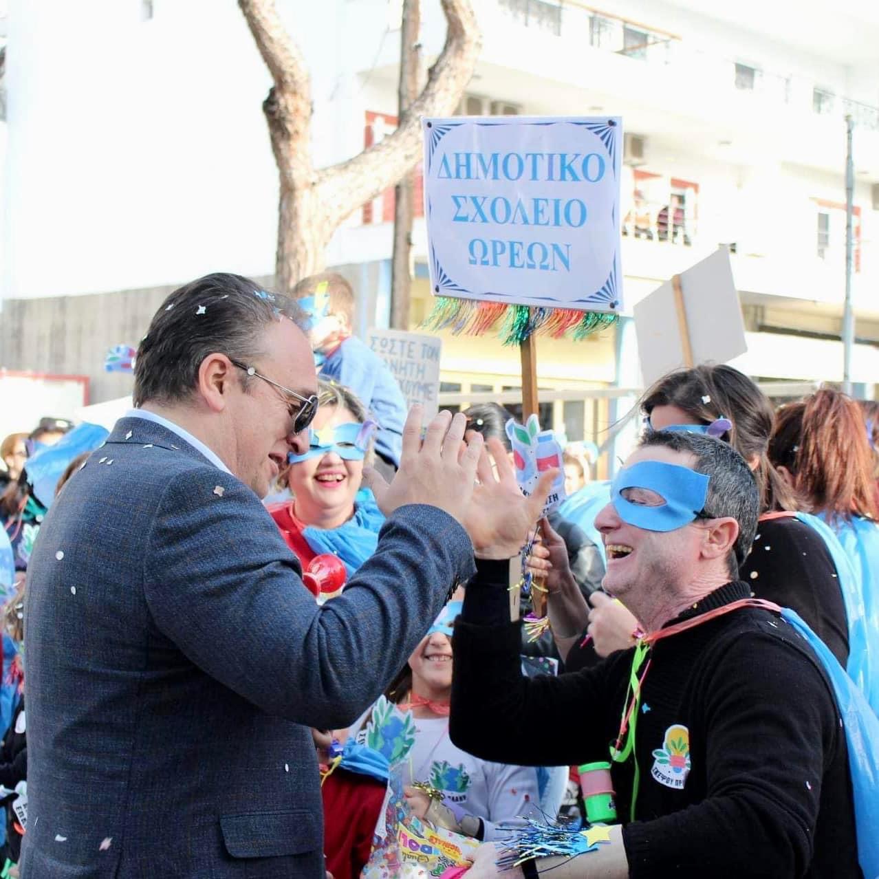 Εύβοια: Ενθουσιασμός Κοντζιά για το Καρναβάλι της Αιδηψού – Διασκέδασε με το κόσμο (pics)