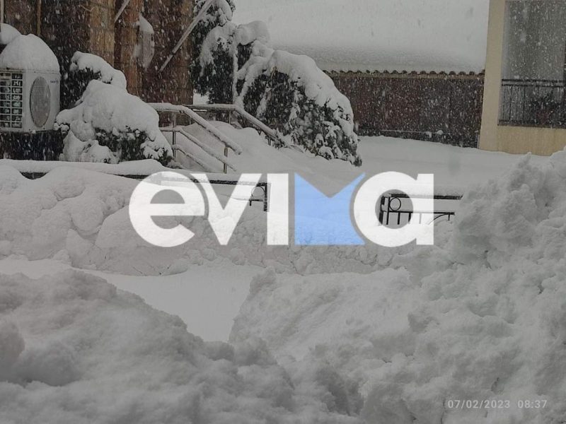 Κακοκαιρία: Αυτό το χωριό της Εύβοιας «έθαψε» στο χιόνι η Μπάρμπαρα