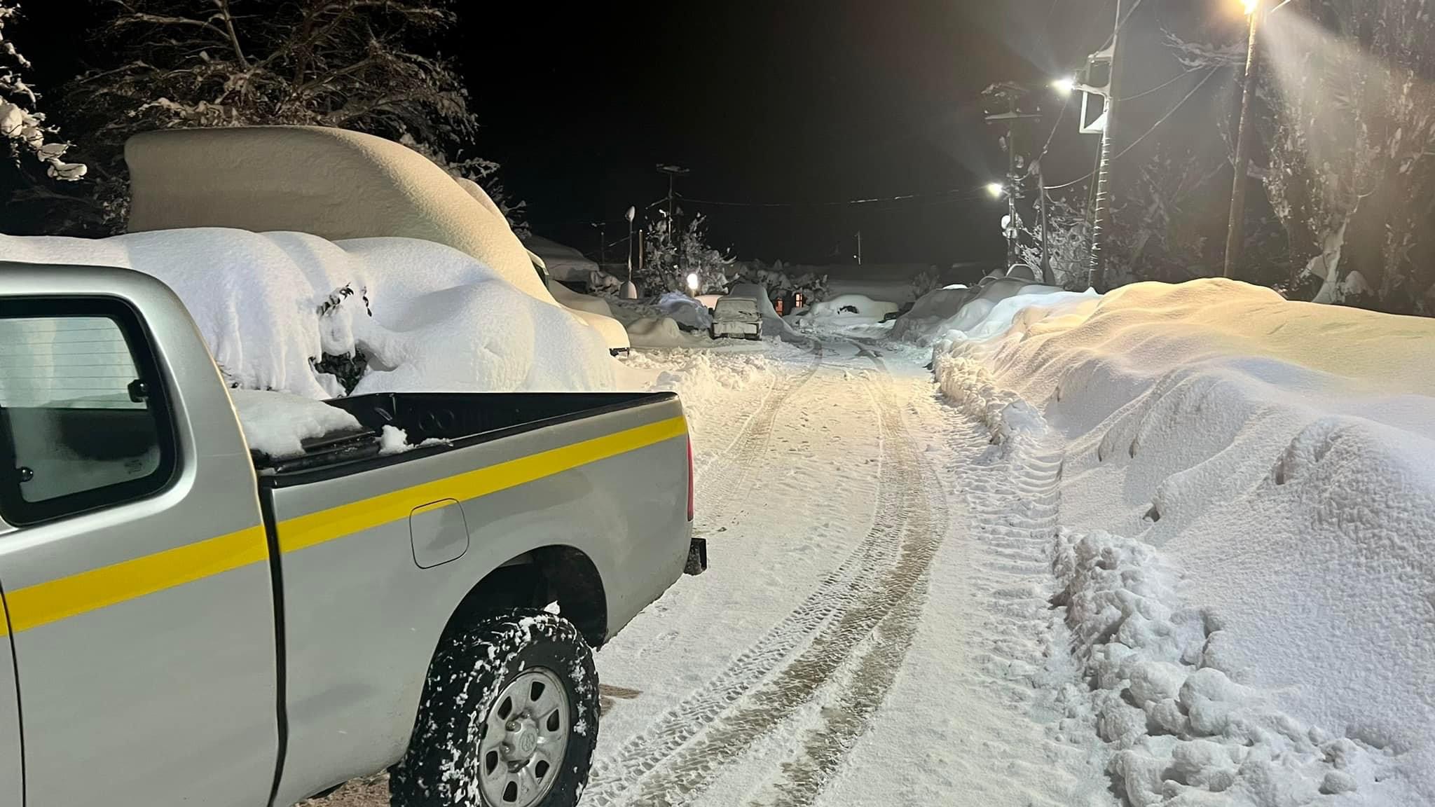 Κακοκαιρία Μπάρμπαρα: Το 1,5 μέτρο φτάνει το χιόνι σε χωριά του δήμου Ιστιαίας Αιδηψού