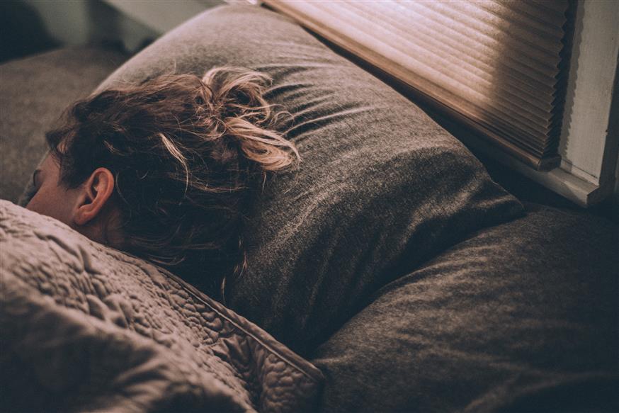 Έρευνα: Οι άνθρωποι κοιμούνται περισσότερο και βλέπουν πιο πολλά όνειρα τον χειμώνα