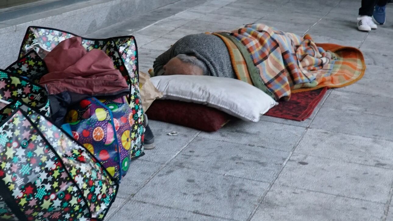 Νεκρός άστεγος μέσα στο τσαγκαράδικο που κοιμόταν