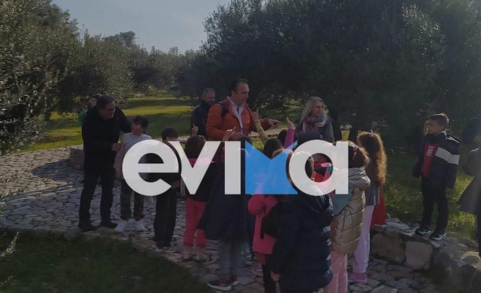 Εύβοια: Δήμαρχος πήγε εκδρομή μαζί με μαθητές – Τι ιστορικό είδαν (pics)