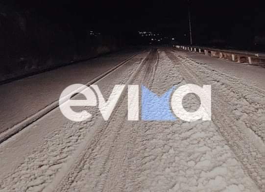 Κακοκαιρία Εύβοια: Χιονοκαταιγίδα και στο Δήμο Καρύστου – Γέμισαν με χιόνι οι δρόμοι (pics)