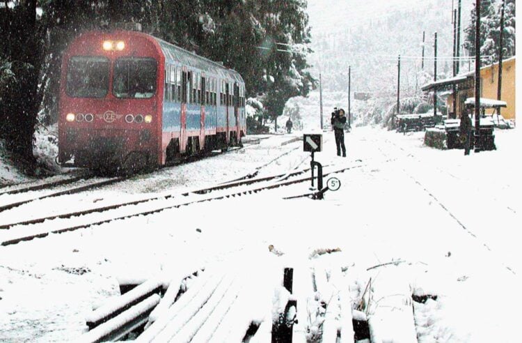 Εύβοια Κακοκαιρία Μπάρμπαρα: Ακυρώθηκαν δρομολόγια τρένων για την Χαλκίδα