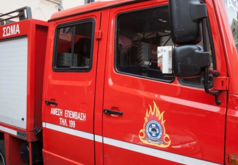 Πανικός: Τούμπαρε πυροσβαστικό όχημα- Τραυματίστηκαν πυροσβέστες