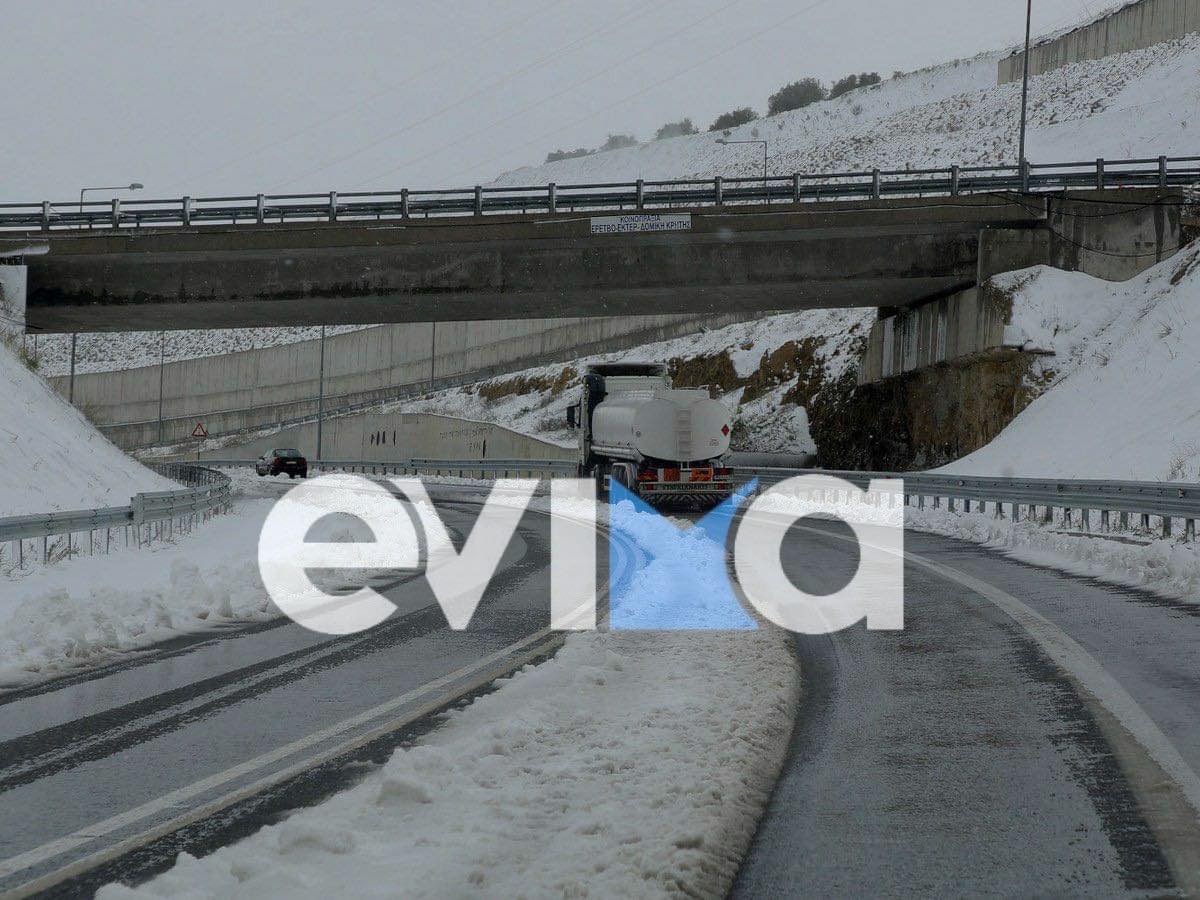 Κακοκαιρία «Μπάρμπαρα»: Χιόνισε και στη Χαλκίδα – Άνοιξε ξανά η υψηλή γέφυρα