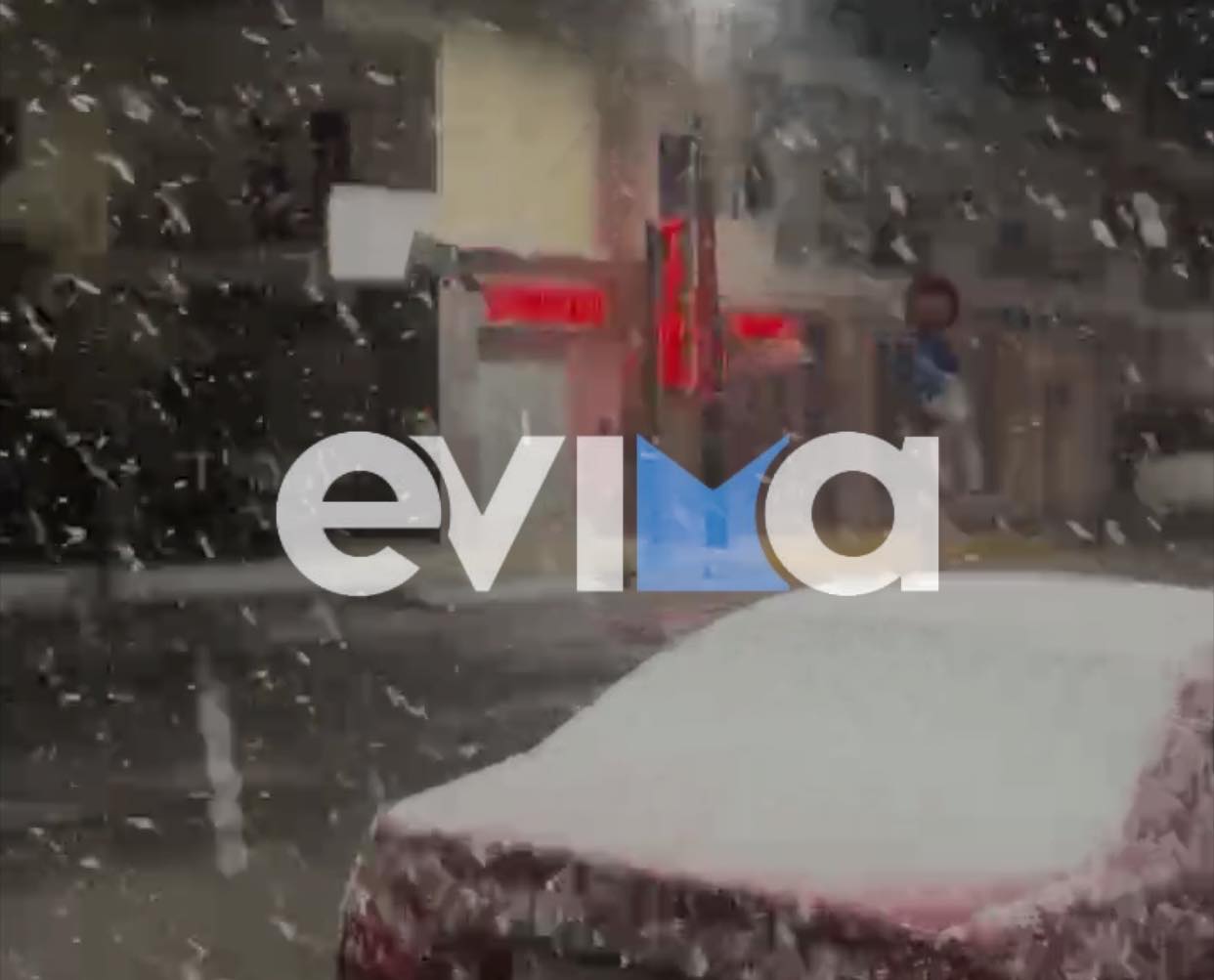 Κακοκαιρία Μπάρμπαρα: Πυκνή χιονόπτωση τώρα στο Αλιβέρι (vid)