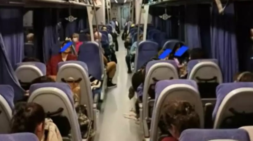 Σύγκρουση τρένων στα Τέμπη: Τράβηξε φωτογραφία από το βαγόνι 3 και κατέβηκε 15 λεπτά πριν το μοιραίο
