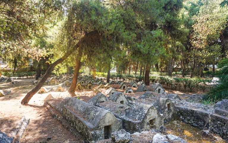 Χαλκίδα: Οι επίδοξοι τρομοκράτες μπορεί να χτυπούσαν το εβραϊκό νεκροταφείο