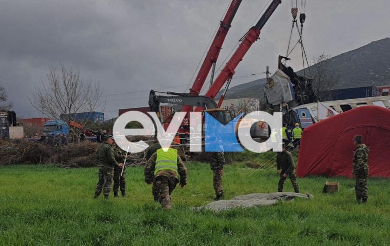 Σύγκρουση τρένων στα Τεμπη: «Σώθηκαν από μόνοι τους»- Μαρτυρία- σοκ από Ευβοιώτισσα μητέρα στο evima.gr