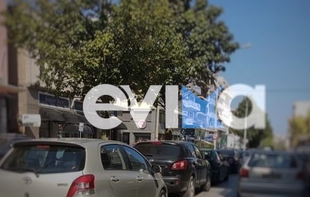 Πανικός στη Χαλκίδα: Παρκάρουν όπου βρουν οι οδηγοί στο κέντρο της πόλης – «Έμφραγμα» στους δρόμους
