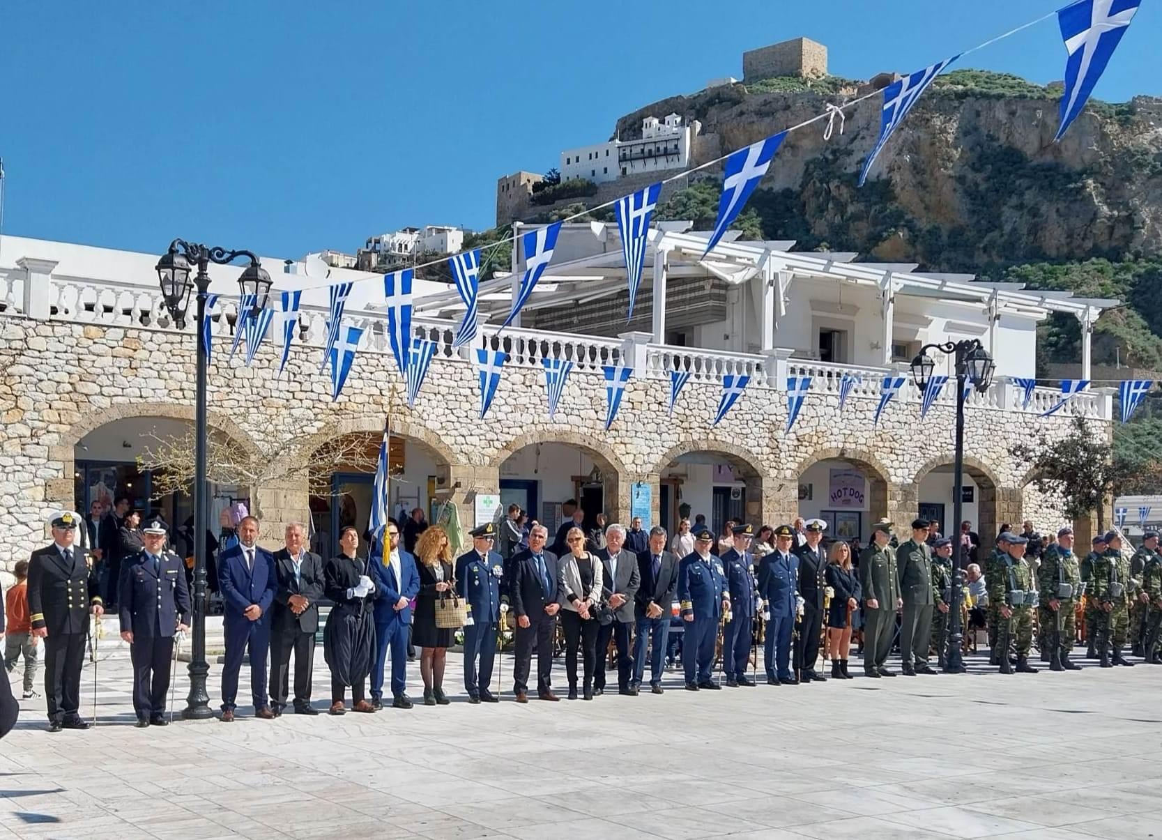 Σκύρος – 25η Μαρτίου: Σύσσωμο το νησί γιόρτασε την Εθνική επέτειο (pics)