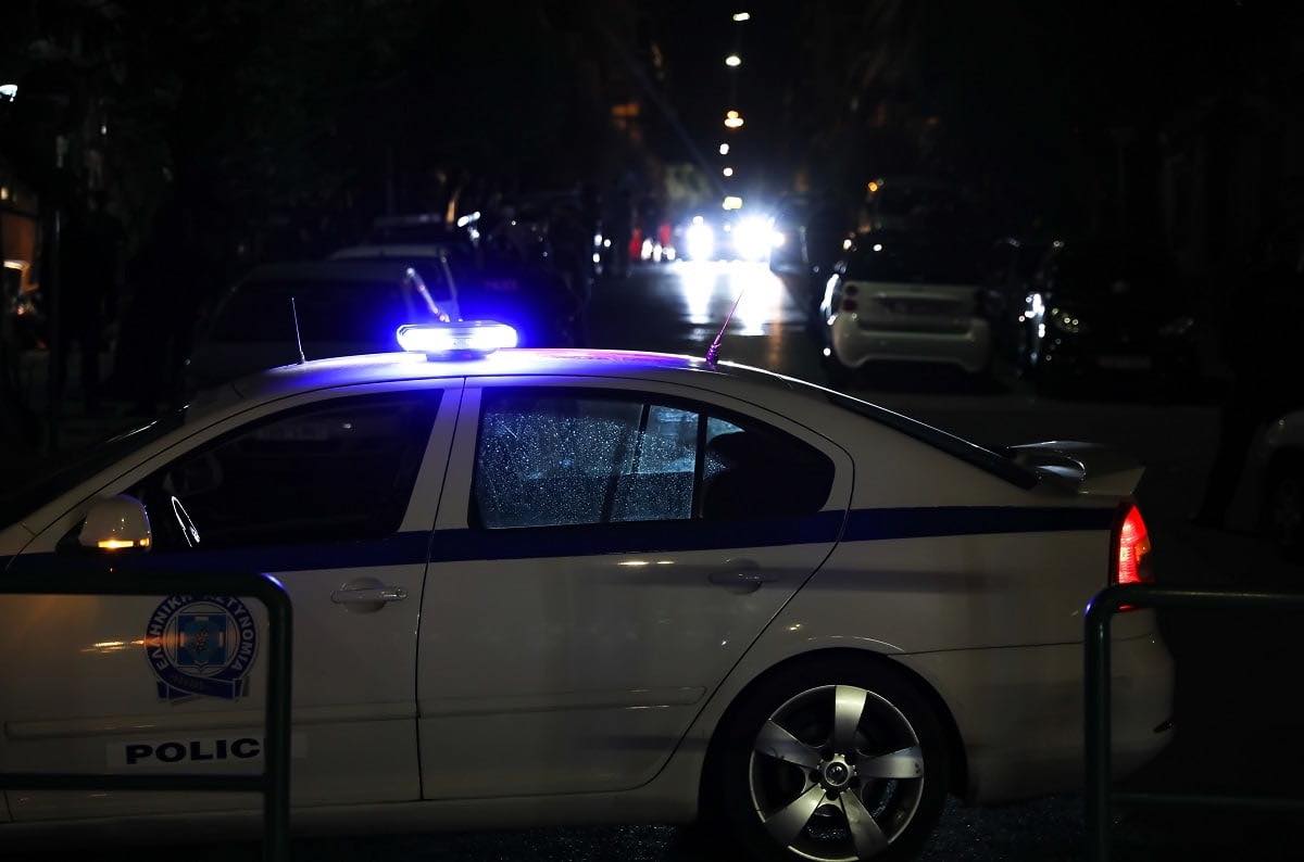 Σοκ στη Θεσσαλονίκη: Πατέρας κλειδώθηκε στο αυτοκίνητο με τα δυο παιδιά του και άνοιξε φιάλες υγραερίου