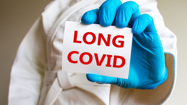 Long Covid: Για ποιες χρόνιες παθήσεις αυξάνει τον κίνδυνο