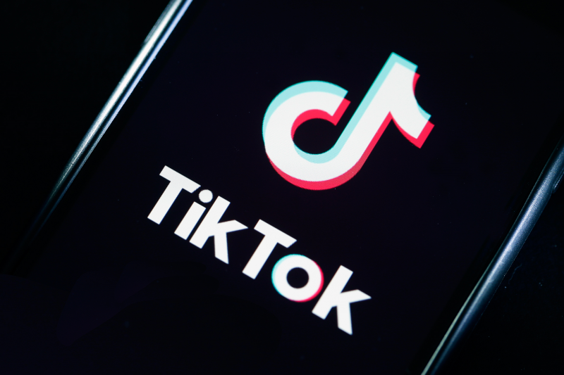 TikTok: Χρονικό όριο μίας ώρας στους χρήστες κάτω των 18 ετών