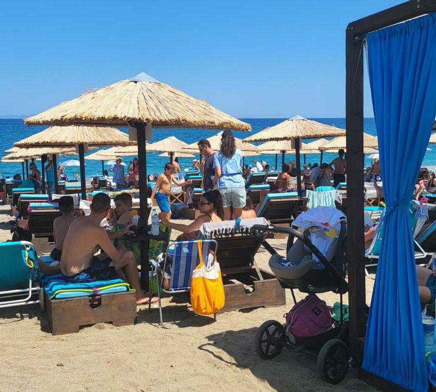 Ζητείται προσωπικό για beach bar στη Νότια Εύβοια