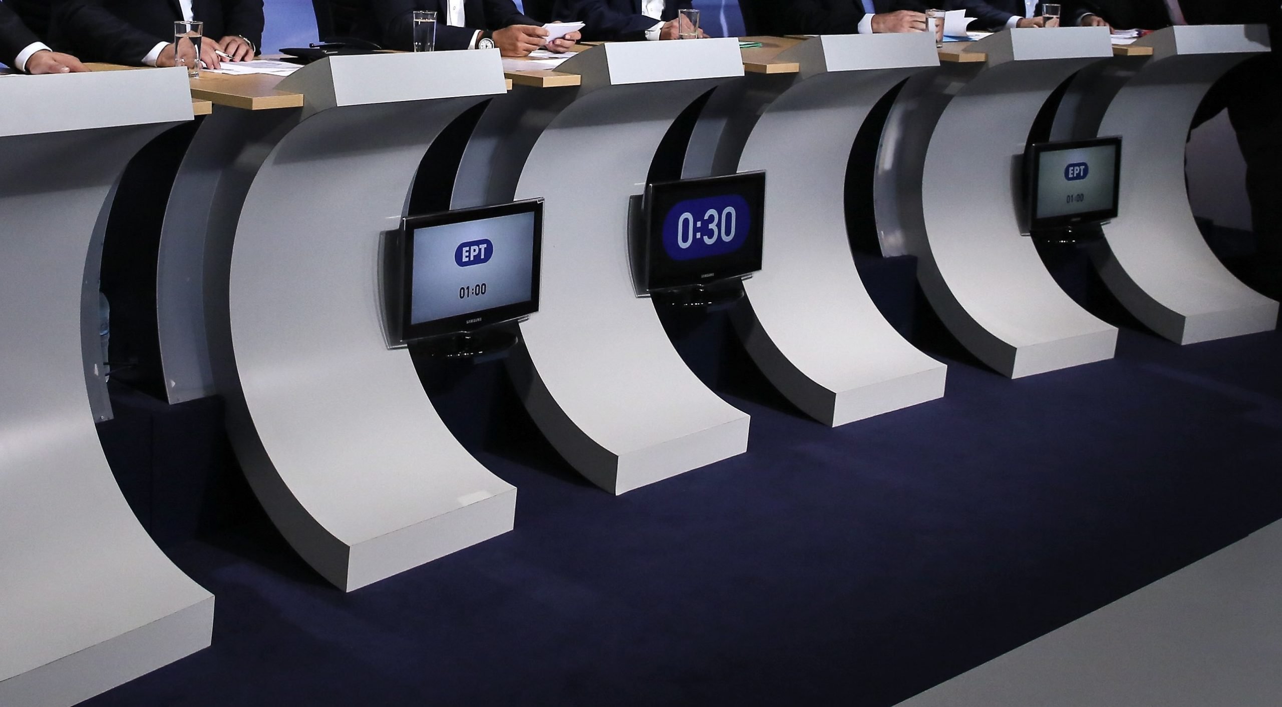 Εκλογές: Η ιστορία των debate στην Ελλάδα – Πώς έγινε η πρώτη τηλεμαχία στο Πάντειο Πανεπιστήμιο το 1990