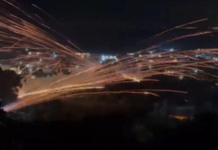 Φαντασμαγορικός και φέτος ο ρουκετοπόλεμος στον Βροντάδο Χίου – Εντυπωσιακά βίντεο