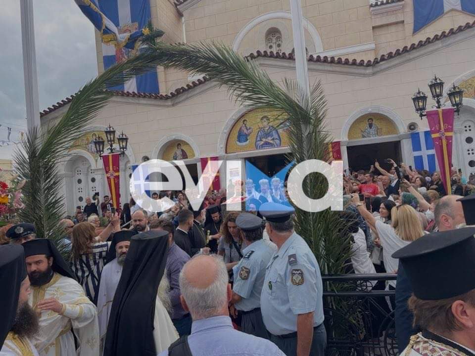 Εύβοια: Γέμισε με ροδοπέταλα το Προκόπι στη χάρη του Οσίου Ιωάννη του Ρώσου
