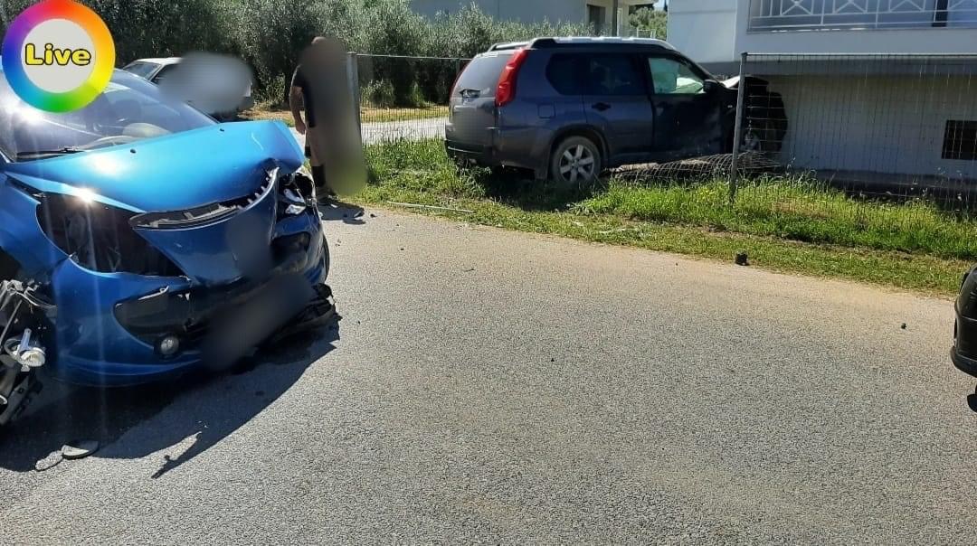 Σοβαρό τροχαίο στην Εύβοια: Αυτοκίνητο μπήκε σε σπίτι