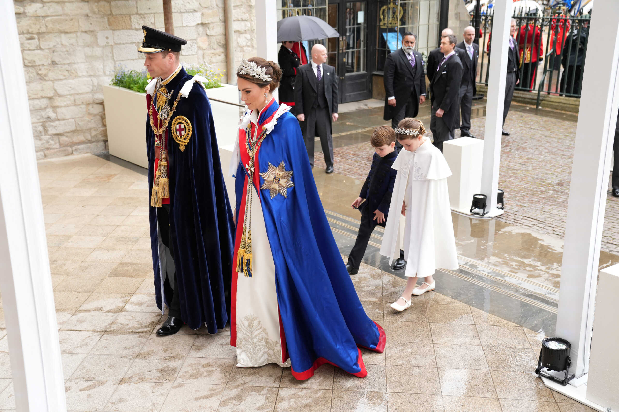 Κέιτ Μίντλετον: Τίμησε την πριγκίπισσα Νταϊάνα στη στέψη του βασιλιά Καρόλου – Φόρεσε τα σκουλαρίκια της