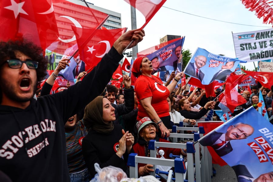 Στις κάλπες σήμερα η Τουρκία: Τι να περιμένει η Ελλάδα